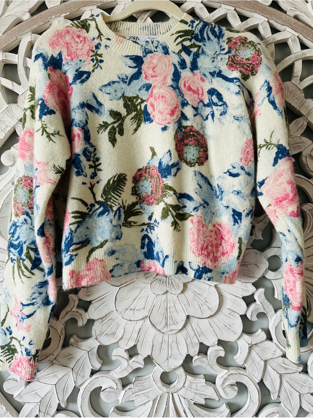 Zara ❤️💙Floral Crewneck Sweater with Pink and Blue Flowers